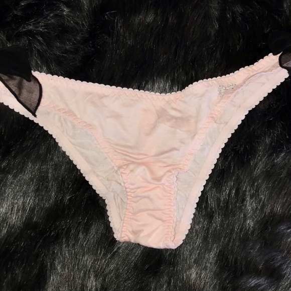 Victoria’s Secret Light Pink Lingerie set - 34C/ S - Picture 6 of 8